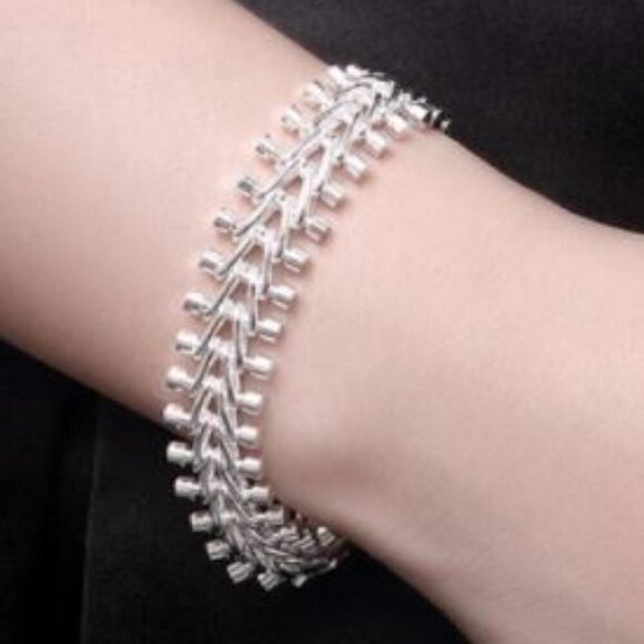 Twisted Chain with Small Balls Bracelet - Picture 2 of 6